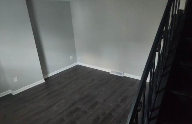 3 Bedroom 1 1/2 bath townhouse Gallery 4