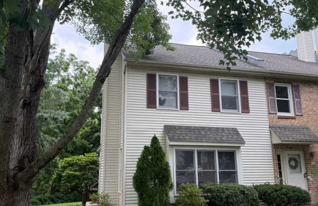4 Bed Townhome - West Chester photos photos