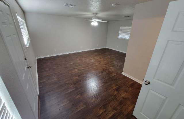 900 N 8th St - 900 North 8th Street, Temple, TX 76501