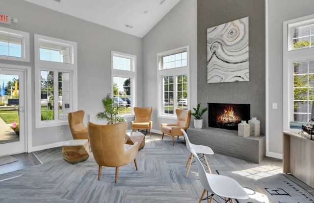 Trinity Lakes Apartments Gallery 3
