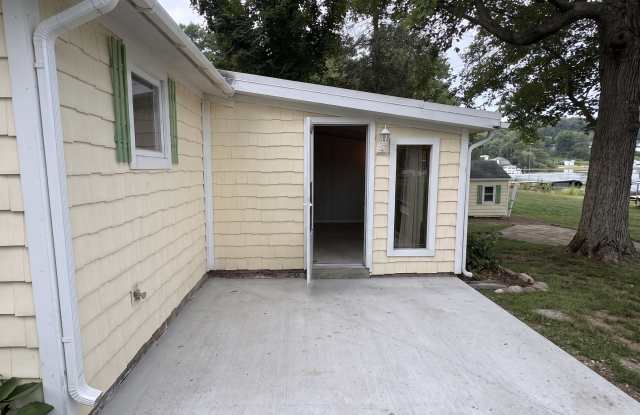 1353 North Cedar Lane Road Gallery 3