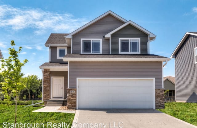 1530 Bennett's Way NW - 1530 Bennett's Way Northwest, Altoona, IA 50009