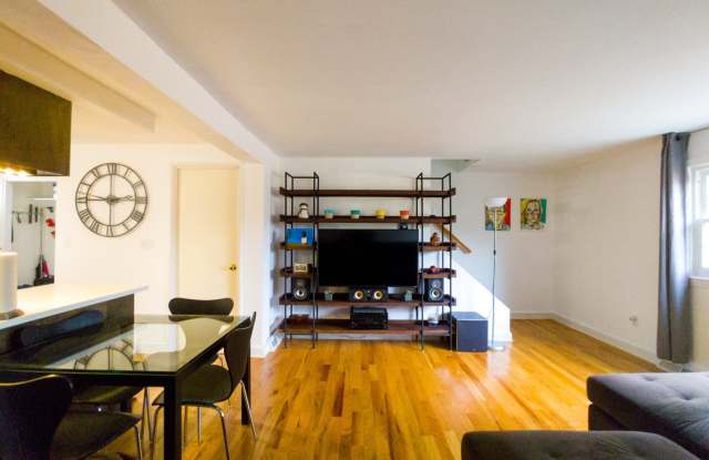 Newly updated 2 Bedroom Townhouse in quite neighborhood photos photos