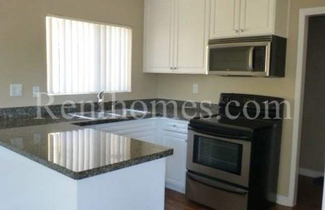 17129-203 W Bernardo Drive Gallery 2
