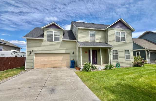 Great 3br/2.5ba, with a bonus space. photos photos