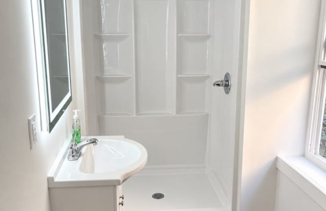 Charming 2BR  in Fort Plain Gallery 1
