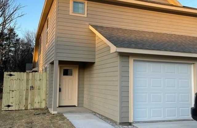 401 W Elm Street photos photos