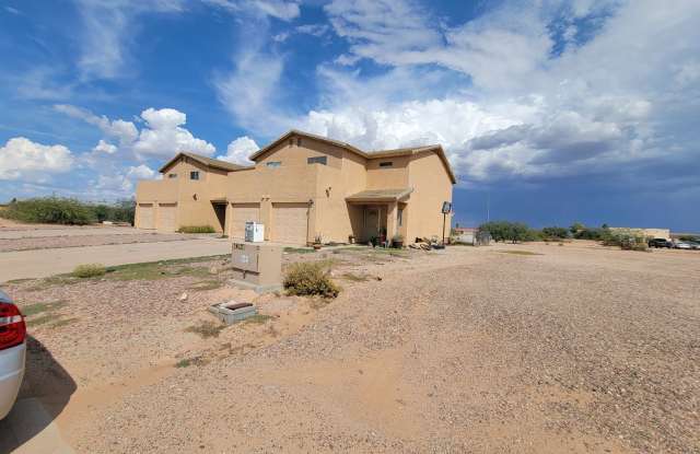 3 BEDROOM 2 BATH 2 STORY HOME 4 PLEX END  UNIT A FREE RENT OAC photos photos