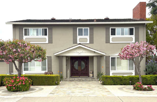 Spacious 4-Bedroom + Office Home in Prime Midtown Palo Alto! - 660 Towle Way, Palo Alto, CA 94306