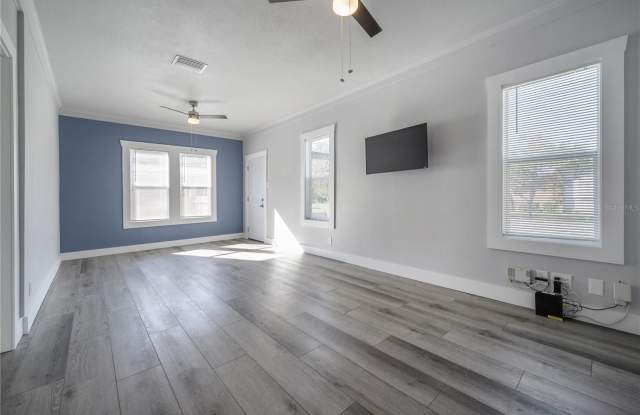 6609 N CENTRAL AVENUE Gallery 4