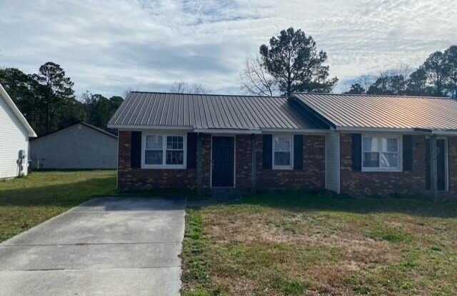 2305 Knollwood Lane - 2305 Knollwood Lane, Piney Green, NC 28544