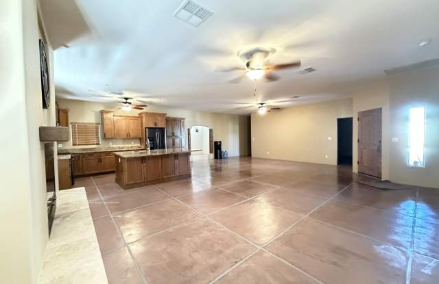 1805 E MARYLAND Avenue Gallery 4