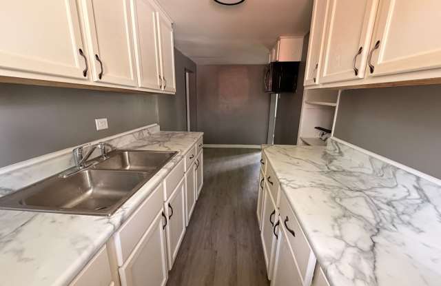 Charming 2BR Home in Highland Park Des Moines Coming Soon! Gallery 3