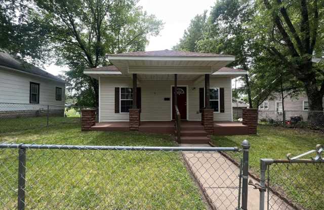 BEAUTIFUL 2 BEDROOM / 1 BATHROOM IN JOPLIN MO WITH FENCED IN YARD IN THE FRONT!! photos photos