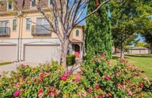 305 Metropolitan Drive - 305 Metropolitan Drive, Plano, TX 75023