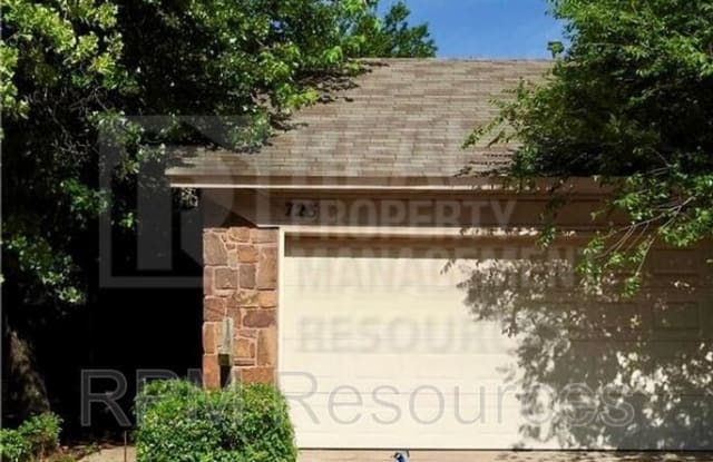 723 Rimrock Rd - 723 Rimrock Road, Edmond, OK 73034
