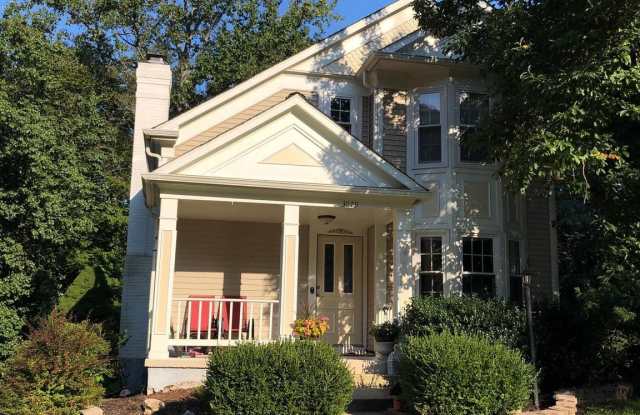 3079 FENNEGAN COURT - 3079 Fennegan Court, Lake Ridge, VA 22192