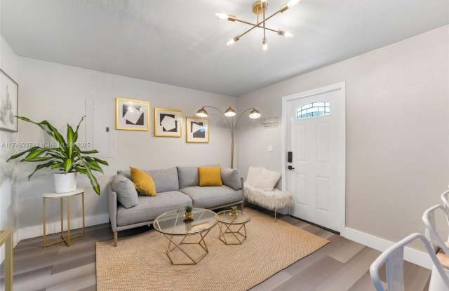 2275 NW 33rd St photos photos