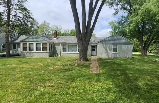 16002 Spaulding Avenue photos photos