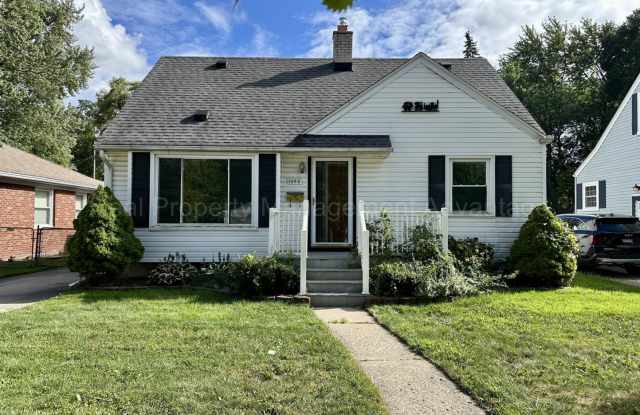 Spacious 4-Bedroom, 2-Bath Home in Clawson – Minutes from Downtown! photos photos