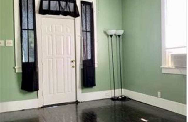 828 NEWTON Street Gallery 2