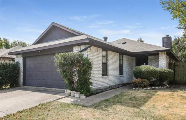 804 Melville Drive - 804 Melville Drive, Arlington, TX 76015