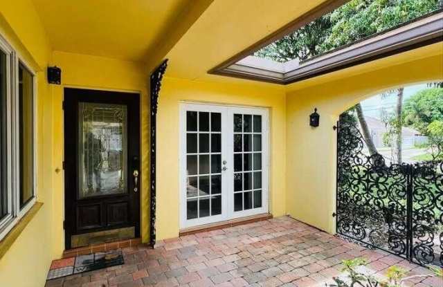 7834 Edgewater Drive Gallery 3