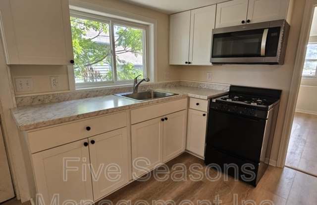 465-467 Colchester Avenue - 5 photos photos