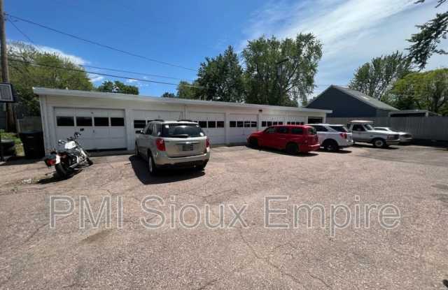 440 s western ave Gallery 2
