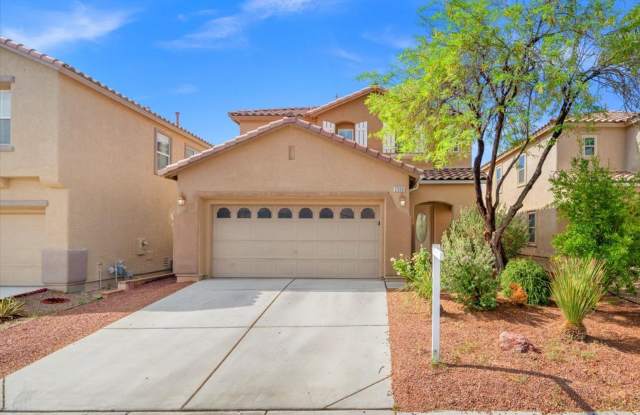 3 Bd, 3 Bth Oasis with Updated Paint in Prime Location Gallery 1
