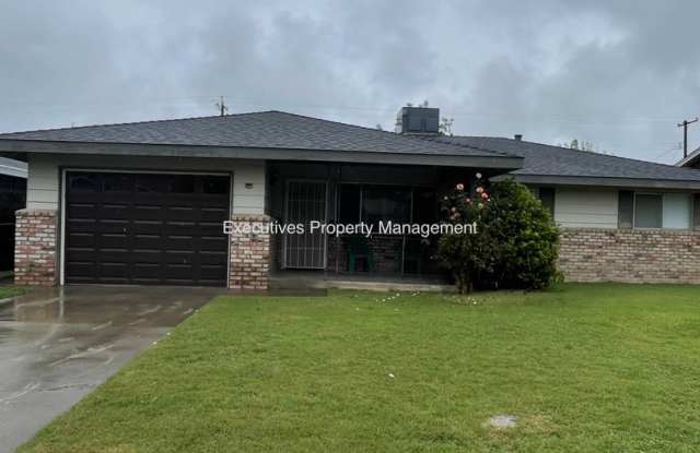 House For Rent | 7126 Louise Ave., Winton - 7126 Louise Avenue, Winton, CA 95388