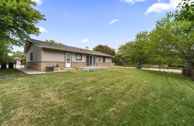 109 Landmeier Road Gallery 3