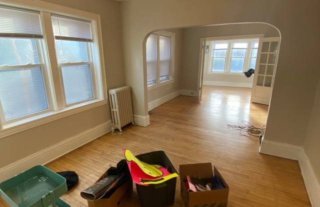 2118 Dupont Ave S photos photos