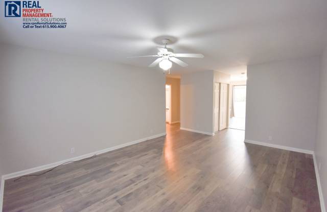 Adorable 2 bed 1 ba duplex in the heart of Murfreesboro! photos photos