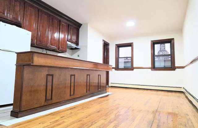 963 3rd Avenue photos photos