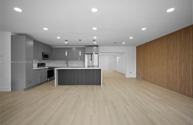 2560 Nw 122nd St photos photos