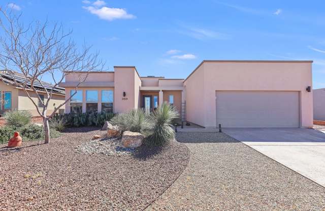 Beautifully Maintained 3 Bedroom Home in Mesa Village photos photos