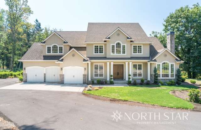 Executive Custom Home with River View on Acreage in West Linn photos photos