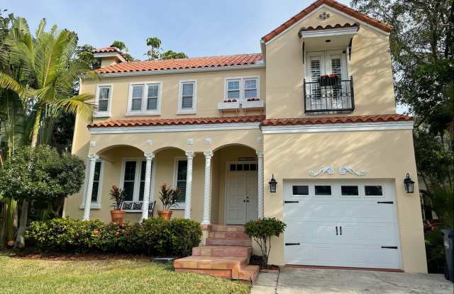 Davis Islands Spanish Med 3 Bed 2.5 Bath 1 car garage with Spool photos photos