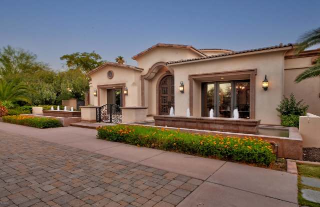5401 E Mockingbird Lane Gallery 4