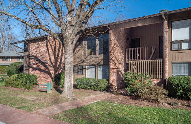 1304 Oak Tree Dr Gallery 2