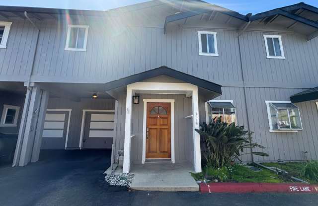 Ocean-Kissed Haven: Santa Cruz Townhome Ready for You photos photos