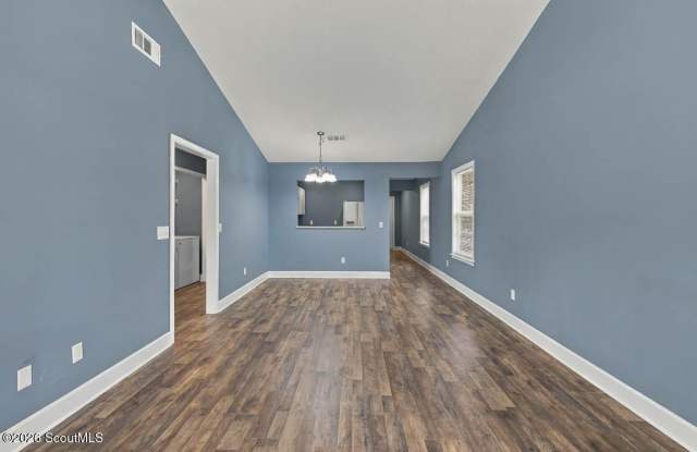 206 Red Bud Court Gallery 3