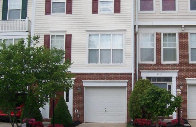 8193 RAINWATER CIRCLE - 8193 Rainwater Cir, Yorkshire, VA 20111