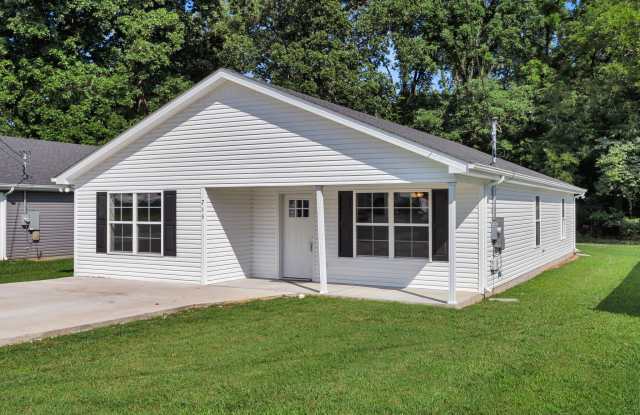 715 East Lincoln Street - 715 East Lincoln Street, Tullahoma, TN 37388