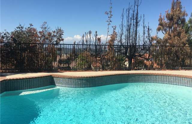 17007 Royal View Drive Gallery 4