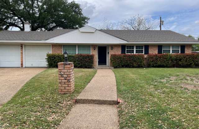 Updated 3 Bed / 2 Bath in Prime Waco Location – Cul-de-Sac Lot with Garage - Pet Restrictions photos photos
