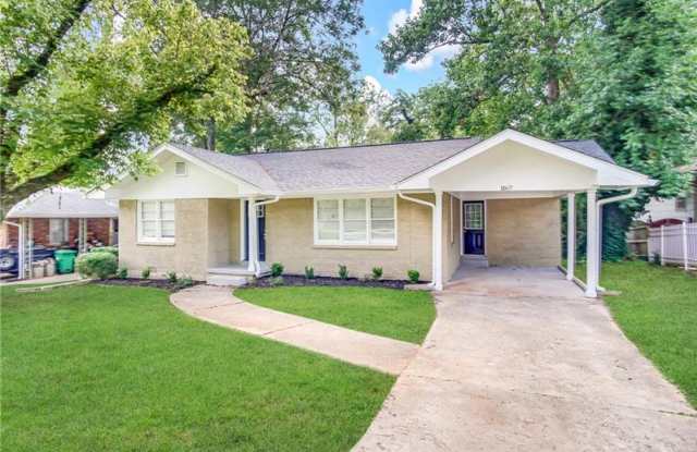 1867 Pinedale Place Gallery 3