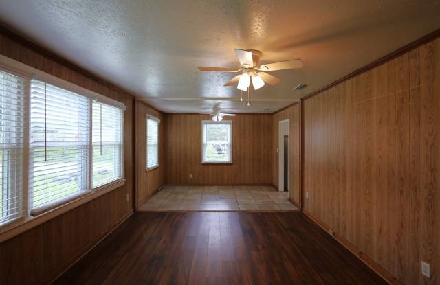 1700 Clover Drive Gallery 4