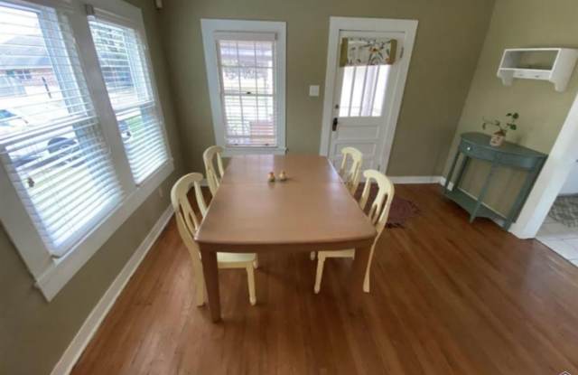 Inviting 2 Bed 1 Bath Home Gallery 4